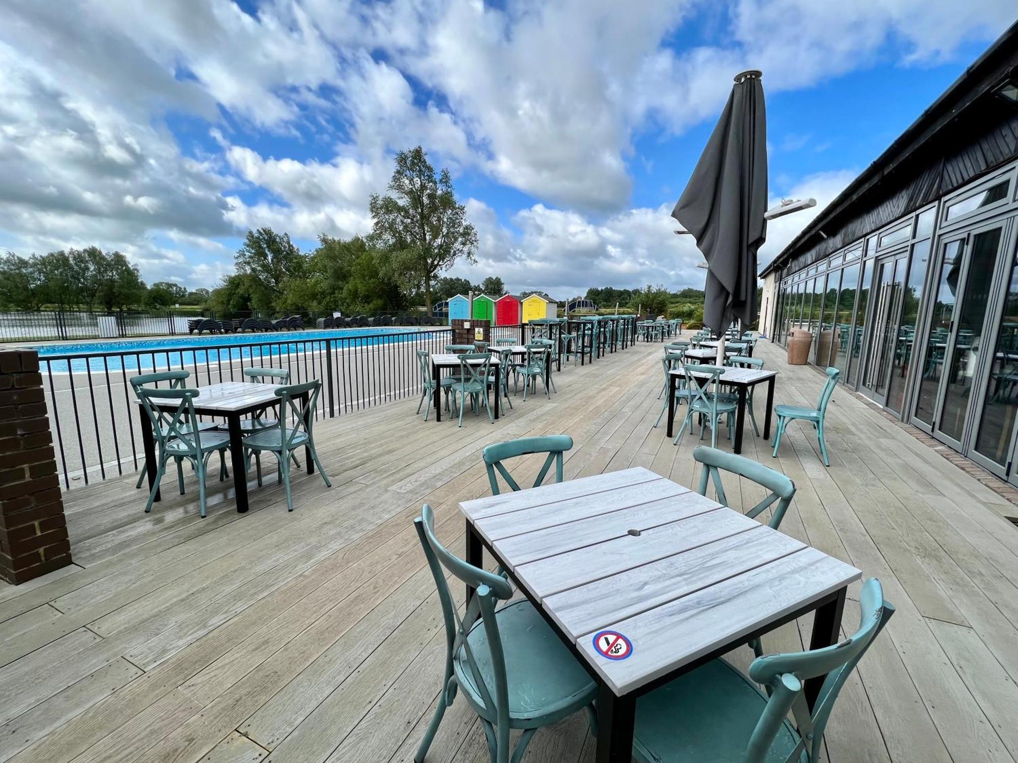 The Boat House, Hot Tub Lodge South Cerney Exterior foto